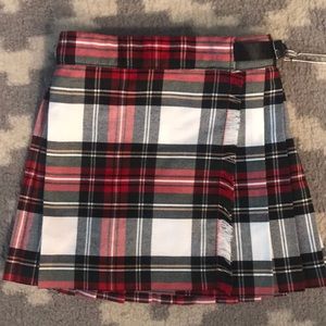 Glenn Apian kilt red/black girl EUC. Bin A7